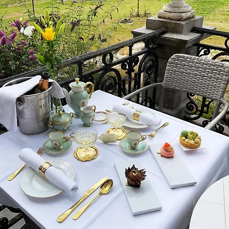 Chateau Morreau Bed & Breakfast 4*