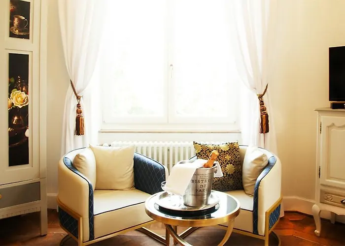 Chateau Morreau Bed & Breakfast 4*